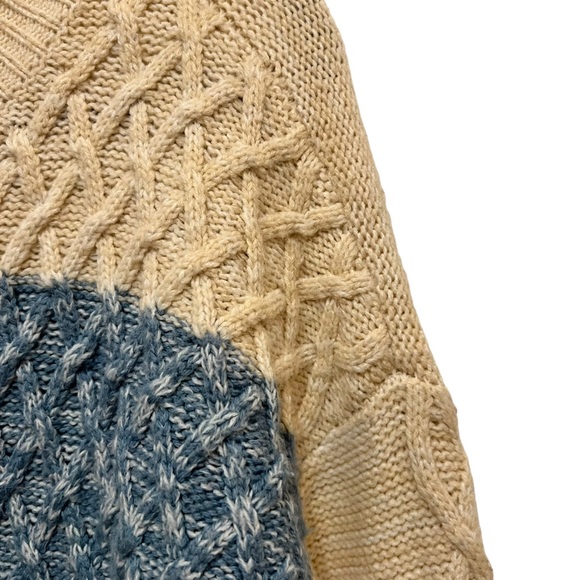 St. John’s Bay Womens Multi Color Chunky Cable Sweater Size Medium - Picture 4 of 7